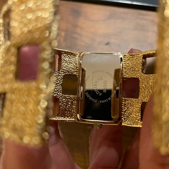 Women watches - Picture 7 of 11